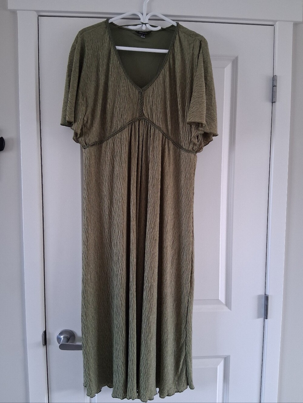 Flowing Olive Green V-Neck Maxi Dress